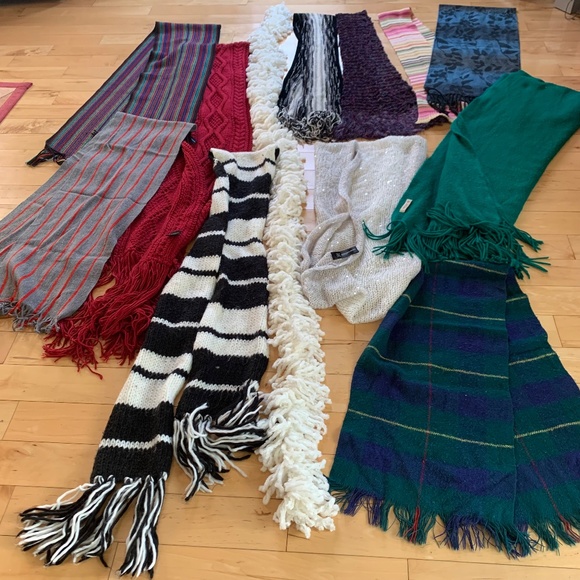 Bundle Of 12 Winter Scarves - Picture 7 of 13